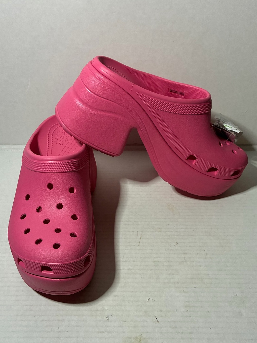NWT Crocs Siren Block Heel Platform Clog Hyper Pink Sz Men 10/ Women 12